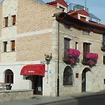 Hotel Puerta Del Arco
