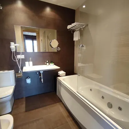 Hotel Puerta Del Arco 3*