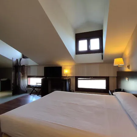 Hotel Puerta Del Arco