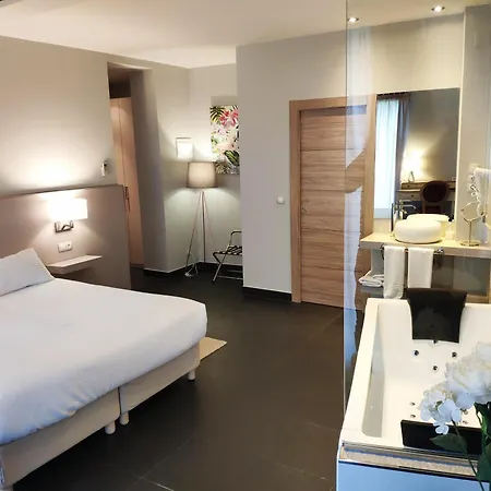 Hotel Puerta Del Arco 3*