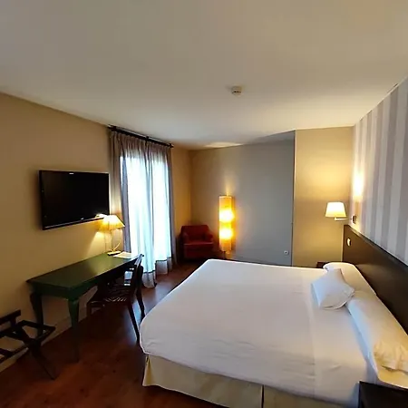 Puerta Del Arco Hotel 3*
