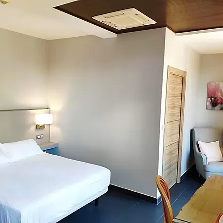 Hotel Puerta Del Arco Tudela de Duero