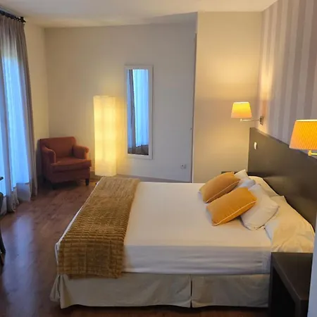 Puerta Del Arco Otel