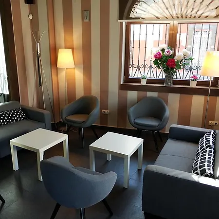 Hotel Puerta Del Arco 3*