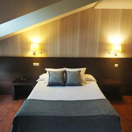 Puerta Del Arco Otel 3*