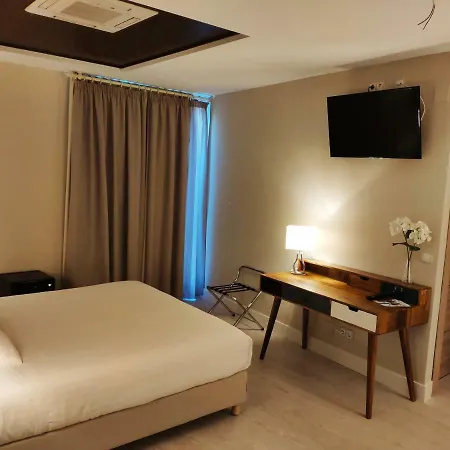 Hotel Puerta Del Arco 3*