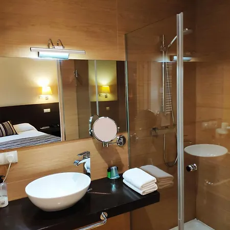 Hotel Puerta Del Arco 3*