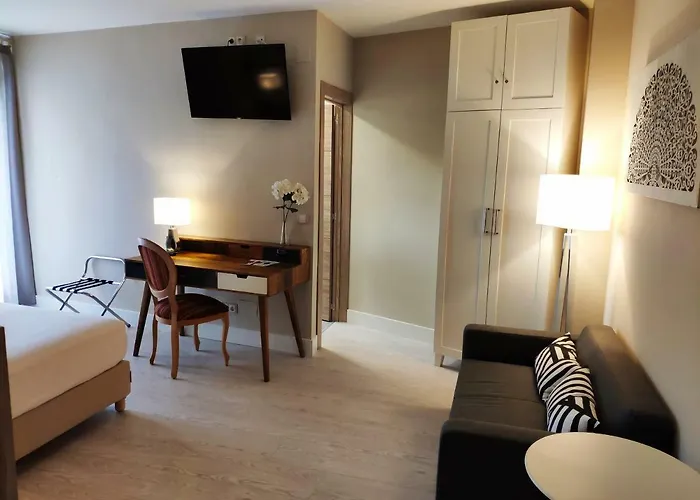 Puerta Del Arco Tudela de Duero