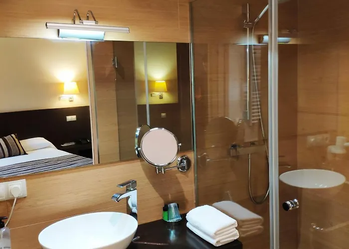 Hotel Puerta Del Arco 3*